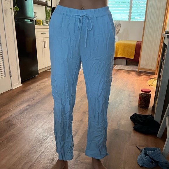 Linen Cargo Pants - Picture 3 of 4